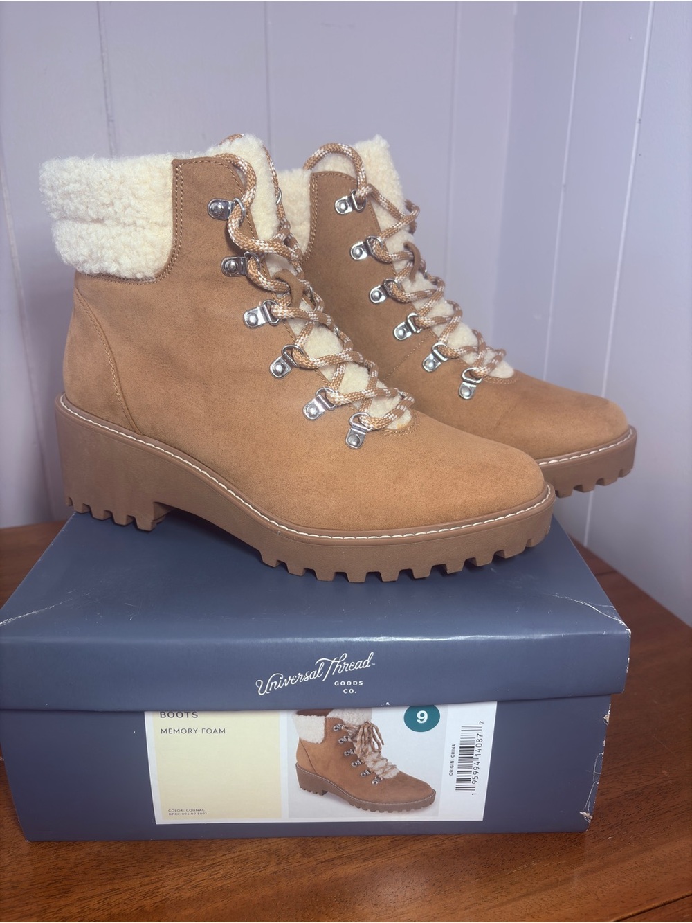 Universal Thread Leah Sherpa Hiker Boots 9 Lace Up